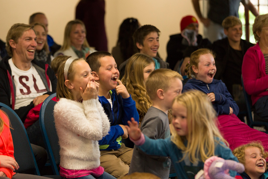 delighted-audience-at-tricky-trevor-magic-show